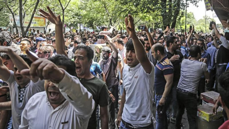 توسع الإضراب إلى عموم سوق طهران – تظاهرات البازاريين بشعار سأقتل سأقتل من قتل اخي