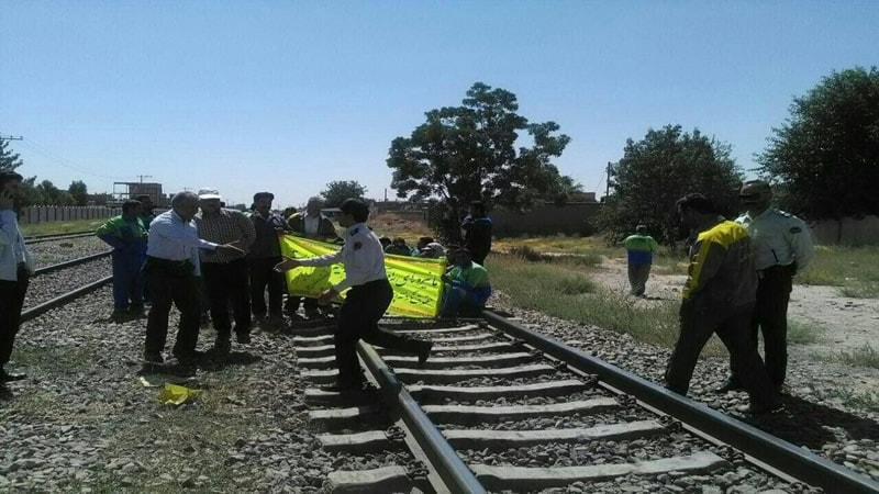 تجمع إحتجاجي لعمال السكك الحديدية في محافظة خراسان-min