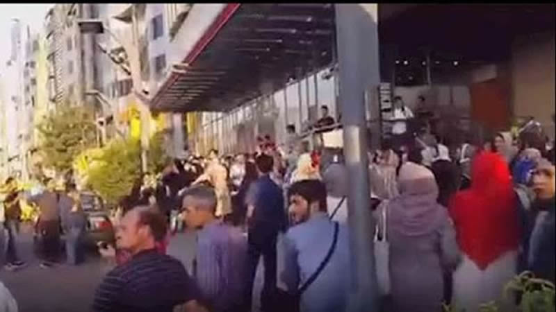 تظاهرات واسعة في مدن إيرانية-min