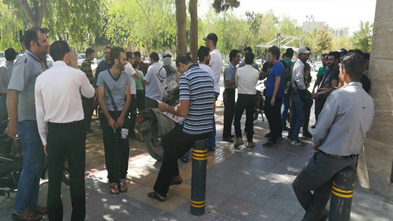 أصفهان.... إضراب سائقي سيارات الأجرة ” TPS30 و Snap ” عن العمل