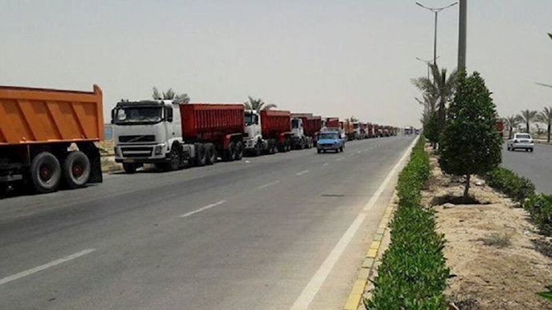اليوم العاشر لإضراب سائقي الشاحنات والمركبات الثقيلة-min