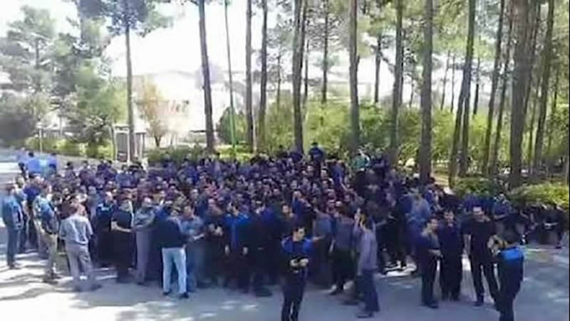 تجمع احتجاجي لعمال شركة «بارس ساوه» لإنتاج الإطارات-min
