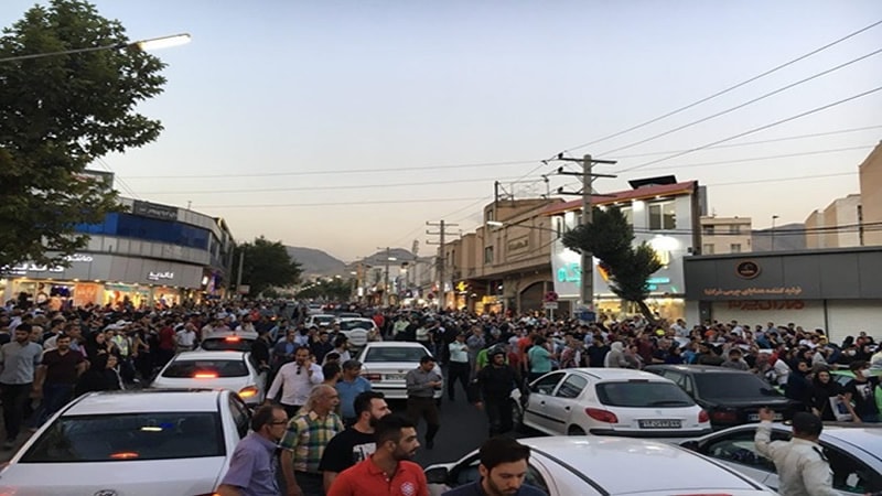مطالب المتظاهرين في إيران