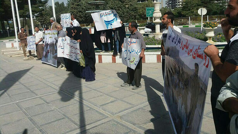 تجمع احتجاجي لسكان قرية بياني ، من توابع مدينة سربل ذهاب