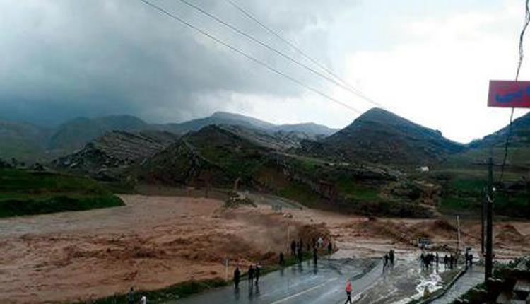 ما سبب السيول والفيضانات كبيرة في أجزاء كثيرة من إيران ؟