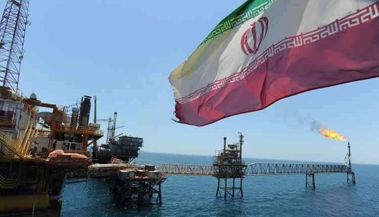 إنتاج النفط الإيراني يصل إلى أدنى مستوى له في الثلاثين عامًا الماضية