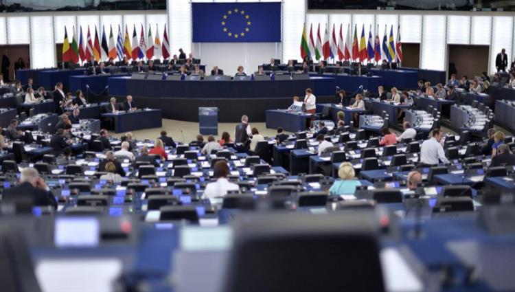 الاتحاد الأوروبي يحذر من الانسحاب من الاتفاق النووي