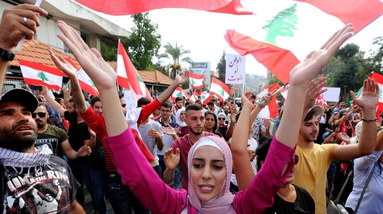 المشاركة الفعالة للمرأة اللبنانية في الانتفاضة