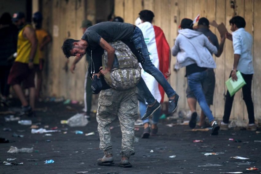 تواصل العنف ضد المتظاهرين في العراق.. واجتماع سياسي لإنقاذ