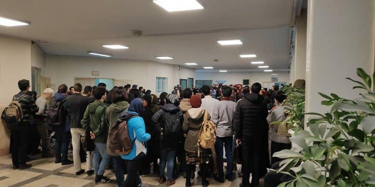 اعتقال 50 من طلاب جامعة طهران بعد مشاركتهم في انتفاضة إيران 