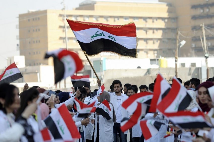 الانتفاضة العراقية كسرت قيود الطائفية على المستوى الاجتماعي