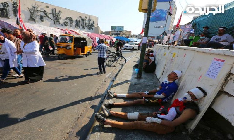 إن قوات الأمن العراقية هاجمت مسعفين بسبب تقديمهم العلاج إلى المتظاهرين