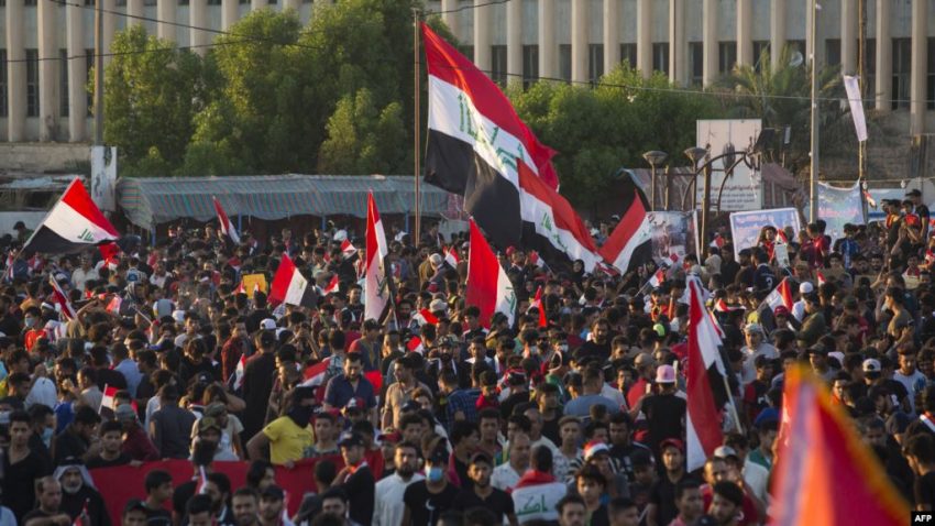 الانتفاضة العراقية تسمتر وإصابة 100 متظاهر في ميناء أم قصر