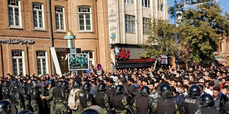 شواهد واضحة على ارتكاب جرائم ضد الإنسانية خلال احتجاجات نوفمبر في إيران