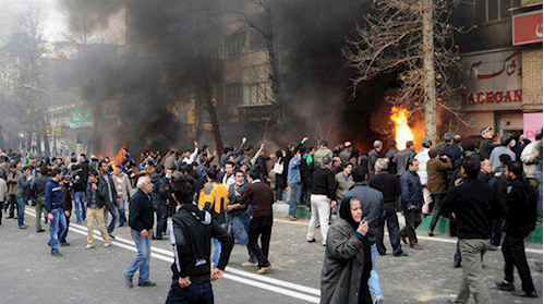مظاهرات ليلية في إيران تضامناً مع ضحايا انتفاضة نوفمبر