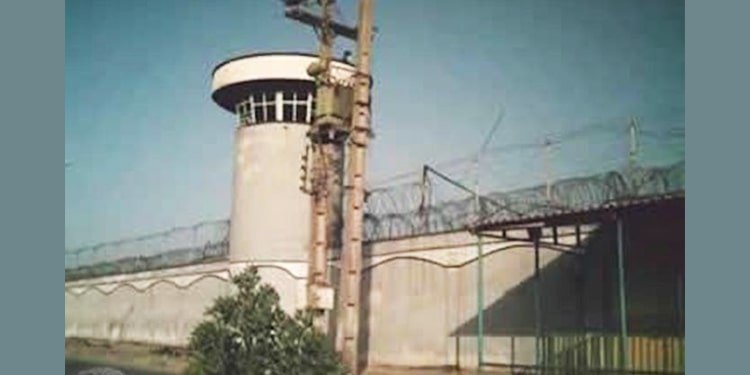المئات من النساء العربيات السجينات تحت التعذيب في سجون الأهواز