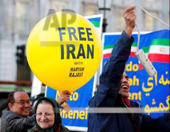 أسوشيتدبرس تنقل فرحة الإيرانيين في لندن وأمريكا بعد هلاك قاسم سليماني