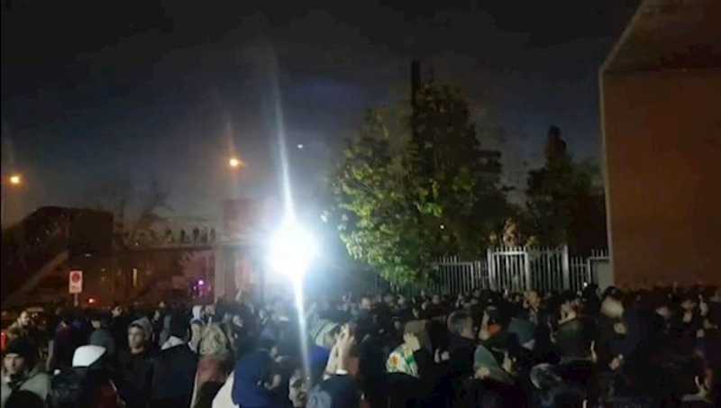 إيران .. مظاهرة طلاب جامعات طهران احتجاجا على اسقاط الطائرة الأوكرانية
