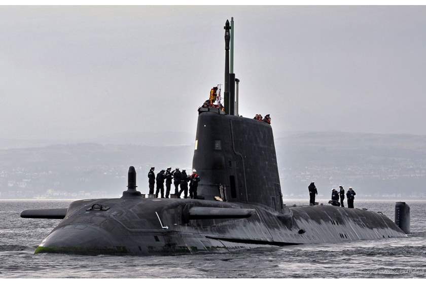 صحيفة "ذا صن": غواصة بريطانية جاهزة لإطلاق الصواريخ على إيران في حال الحرب