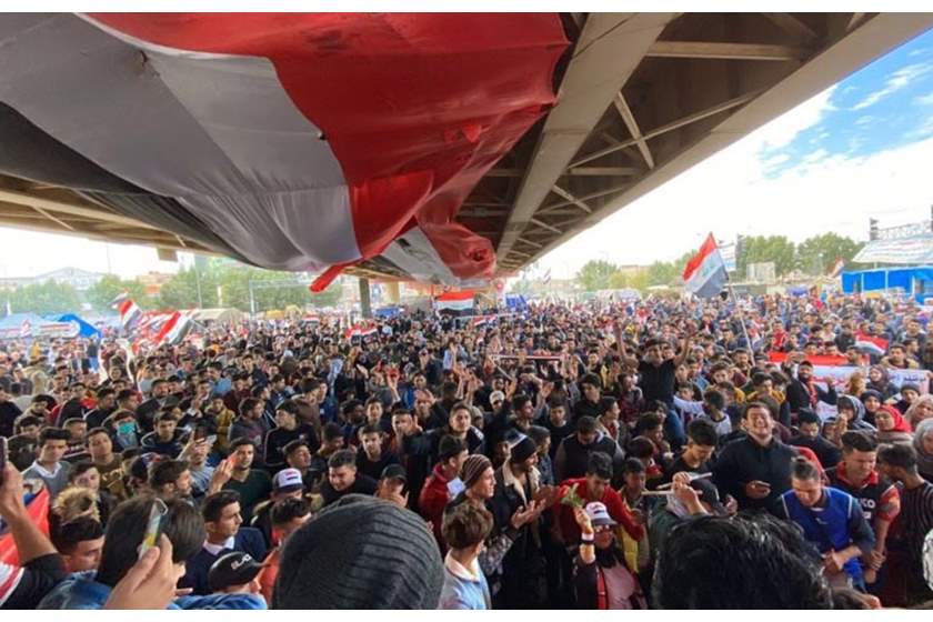 متظاهرو بابل: غلق شوارع وجسور المحافظة احتجاجا على المماطلة بتنفيذ المطالب