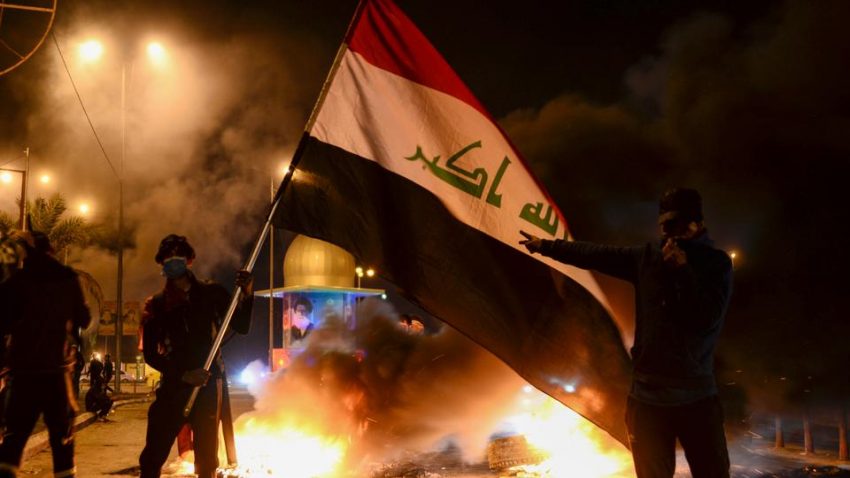 العراق.. المتظاهرون يصعّدون احتجاجاتهم ضد تكليف علاوي رئيساً للحكومة