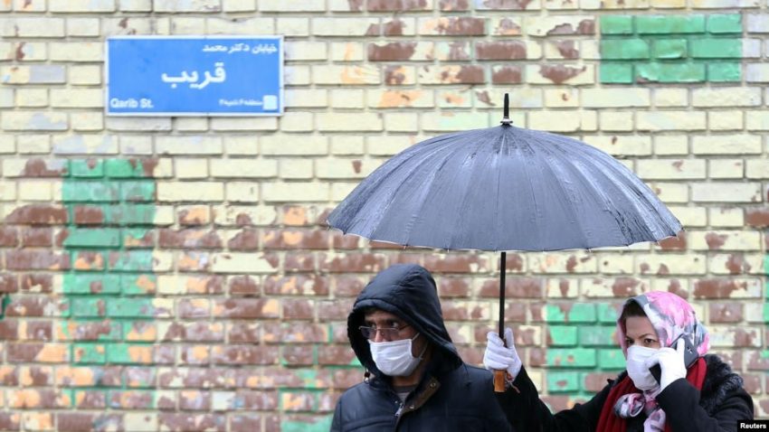 الأوضاع في إيران كارثية … والحرس الثوري يهدد الأطباء من نقل المعلومات عن كورونا