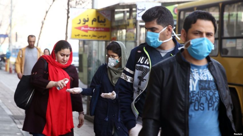 الوفيات بلغت 360 حالة.. فيديو لإيرانيين يحرقون مستشفى لمرضى كورونا