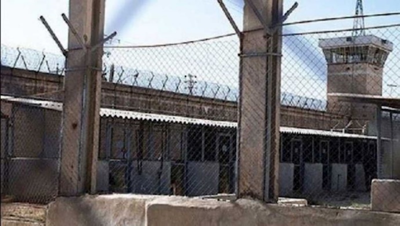 عصيان السجناء وهروبهم من سجن عادل آباد بمدينة شيراز في إيران + فيديو