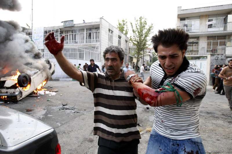 طهران تحاول شراء صمت أهالي القتلى في احتجاجات نوفمبر