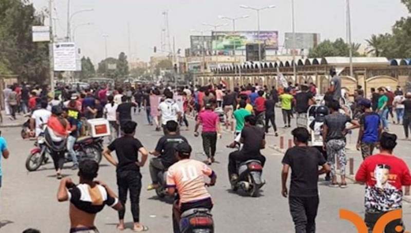 استئناف الاحتجاجات في العراق وحرق مقرات المجاميع العميلة للنظام الإيراني