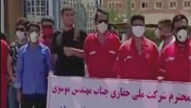 إيران .. تجمع احتجاجي ومسيرة لموظفي شركة الحفر الوطنية الإيرانية في الأهواز