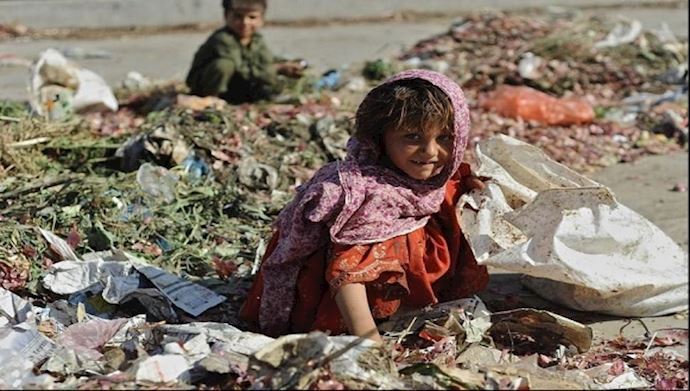 الفقر والجوع وجمع القمامة في ظل نظام الملالي الکهنوتي