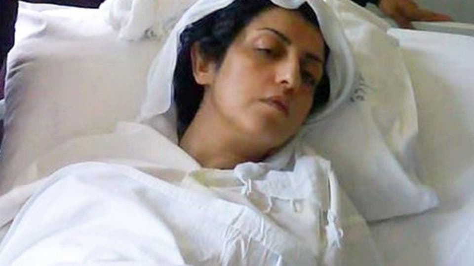 أشهر سجينة في إيران مصابة.. "لم أسمع صوت أطفالي منذ عام