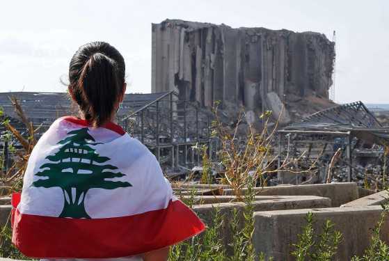 ماكرون يحذر إيران تلميحا من التدخل في لبنان