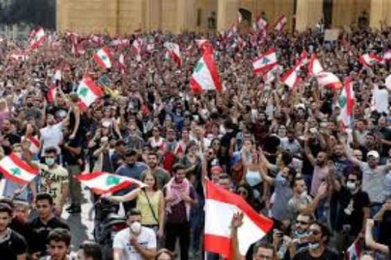 في أعقاب انتفاضة الشعب اللبناني تخشى قوات الحرس من مخاطر اندلاع انتفاضة في إيران