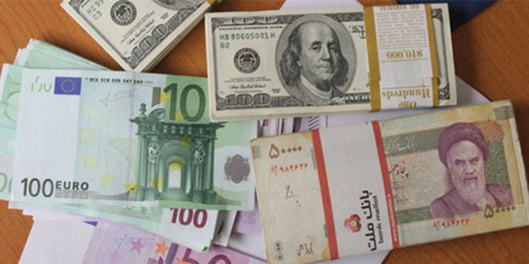 العملة الإيرانية تسجل رقمًا قياسيًا جديدًا لأدنى تراجع مقابل الدولار