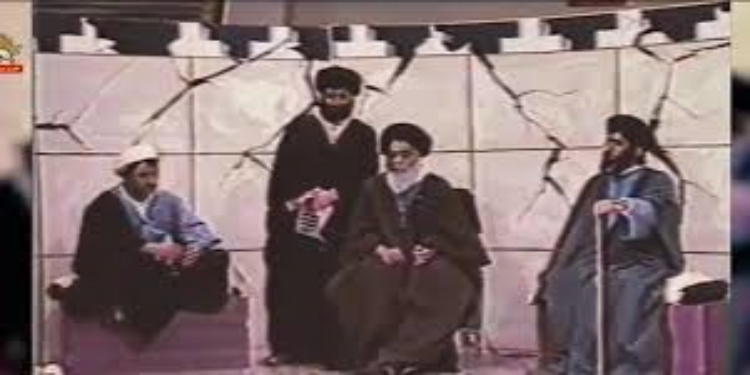 خمینی الملعون وخامنئي المجرم