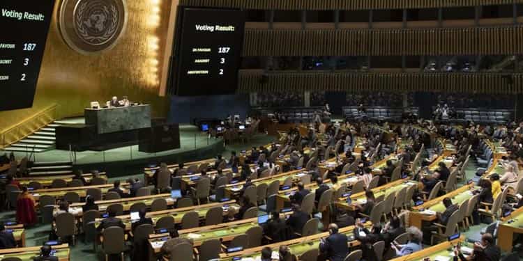 تعليق حقوق التصويت للحكومة الإيرانية الإرهابیة‌ في الأمم المتحدة