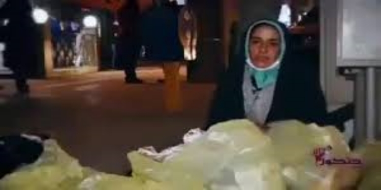 فيديو لأحلام فتاة القمامة في ظل حكومة الملالي