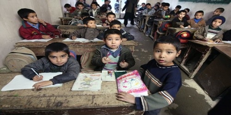 30٪ من الطلاب الإيرانيين لا يصلون إلى الحد الأدنى من مهارات القراءة والكتابة