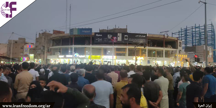 إيران تستخدم العنف لسحق الاحتجاجات على ارتفاع أسعار المواد الغذائية الأساسية
