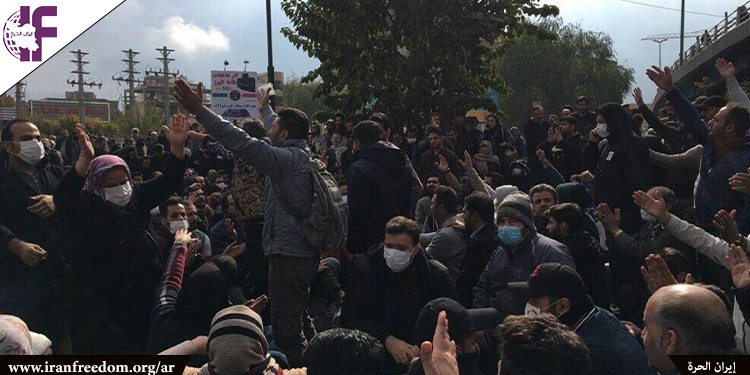 الإيرانيون الساخطون من ارتفاع الأسعار، يخرجون إلى الشوارع في احتجاجات مناهضة للنظام في جميع أنحاء البلاد