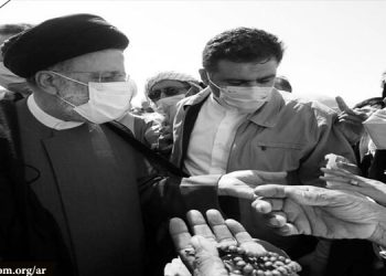 إيران: مسؤولو النظام يروجون لـ "خطة اقتصادية عظيمة" يتضور فيها المواطنون جوعا