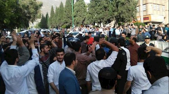 إيران: مواطنو مهاباد وخرم أباد يبدأون يوم الاحتجاجات 42