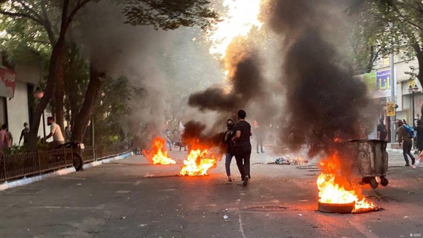انتفاضة إيران اليوم الثالث والتسعين بعد احتجاجات قوية من قبل البلوش