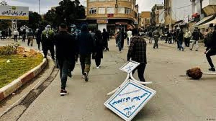 اليوم الـ95 من الانتفاضة .. إضرابات في الأسواق وإشعال النار في مراكز للنظام واحتجاجات ليلية
