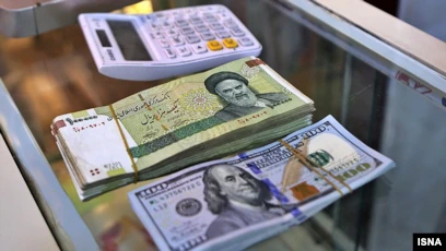 قيمة العملة الإيرانية تنهار، وفشل آخر للنظام وسط الانتفاضة