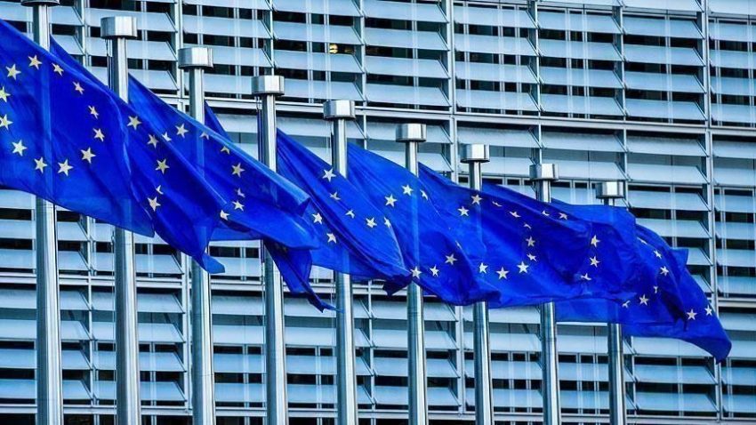 على الاتحاد الأوروبي فرض حظر على الوصول إلى الموانئ على الناقلات التي تحمل علم بنما
