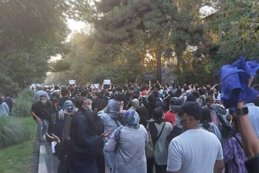 الاحتجاجات الإيرانية تكشف الطبيعة الحقيقية للقوى السياسية
