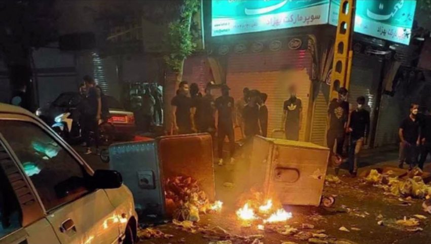 احتجاجات إيران الأخيرة تؤكد الانتفاضة المستمرة لتغيير النظام